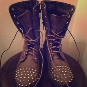 Bamboo Taupe Studded Spiked Moto Boots Size 7
